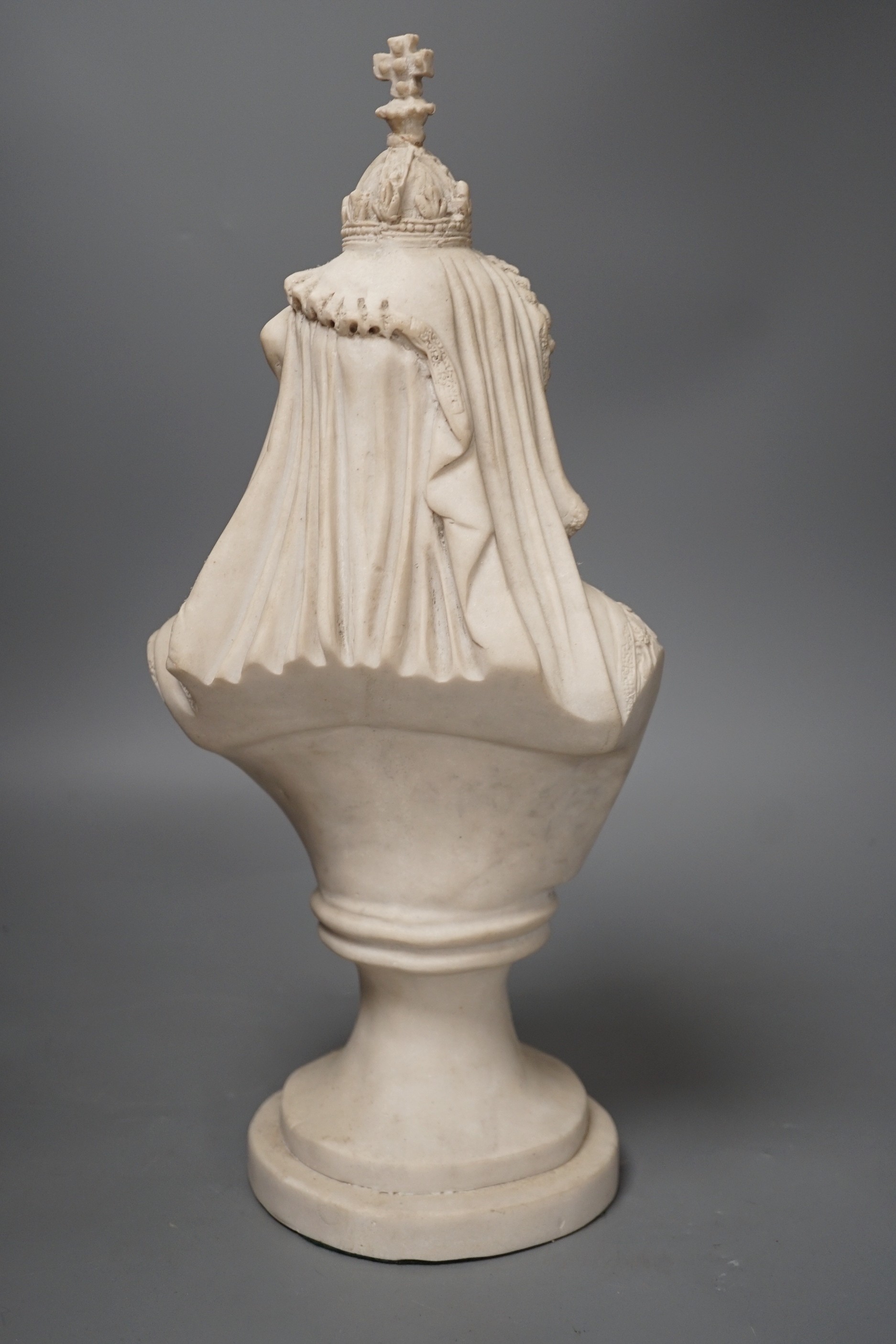 A resin bust of Queen Victoria, 40cm tall